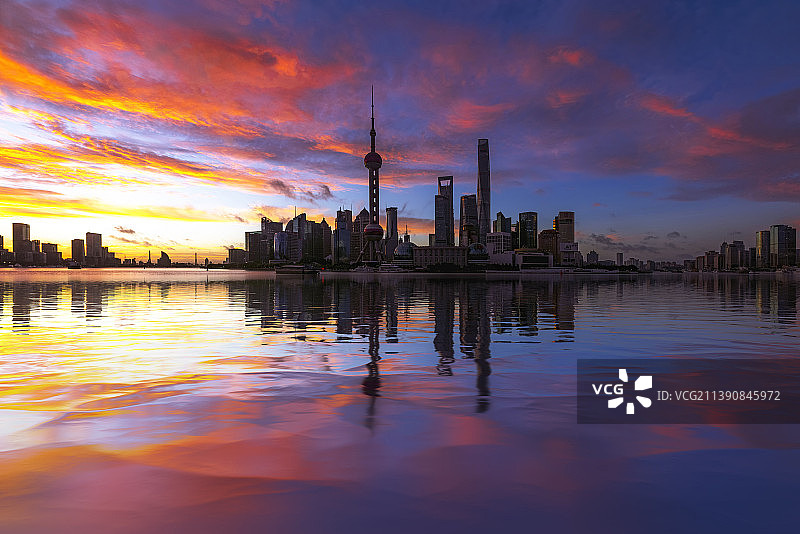 上海陆家嘴朝霞城市风光图片素材