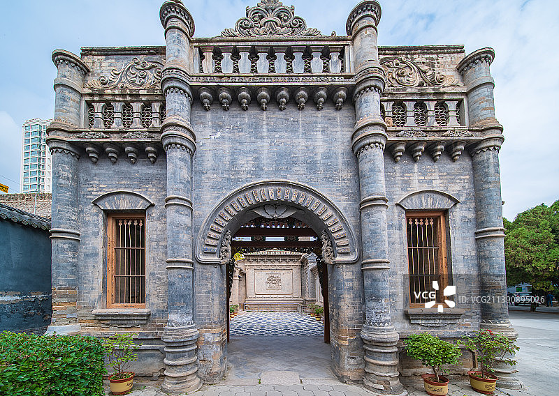 甘肃临夏州临夏市东公馆，国家3A级旅游景区，收藏了众多国宝级砖雕图片素材