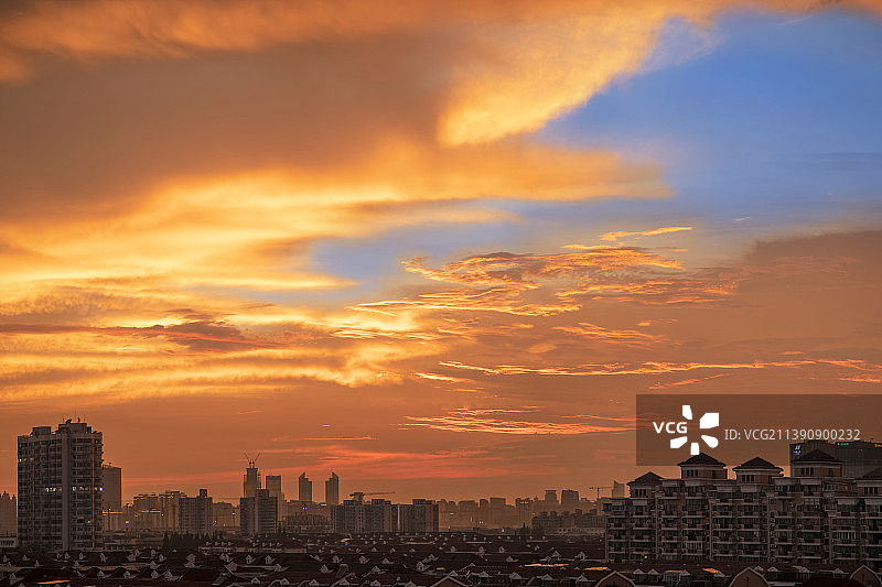 小暑节气的雨后晚霞图片素材