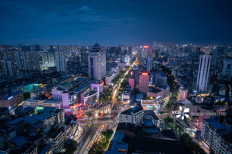 广西中医药大学第一附属医院夜景图片素材
