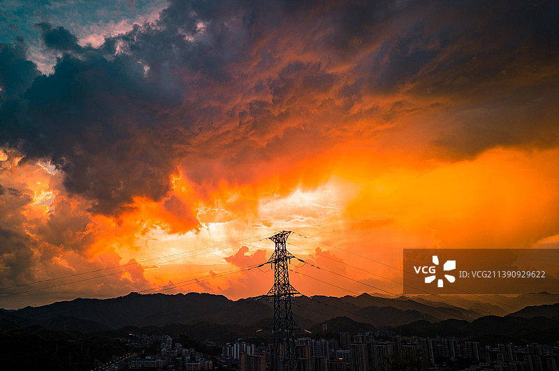 黔西南望谟——暴雨+雨瀑+火烧云，简直美到窒息！图片素材