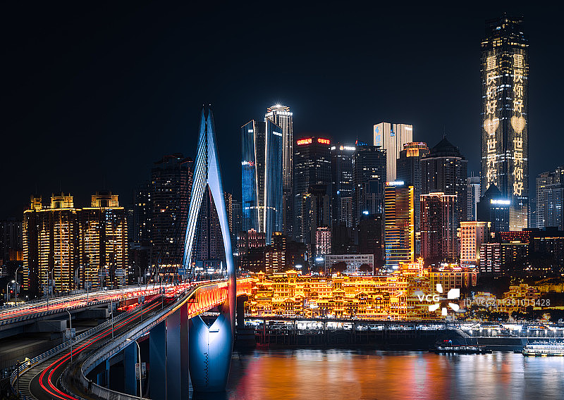 重庆市渝中区洪崖洞千厮门大桥解放碑夜景图片素材