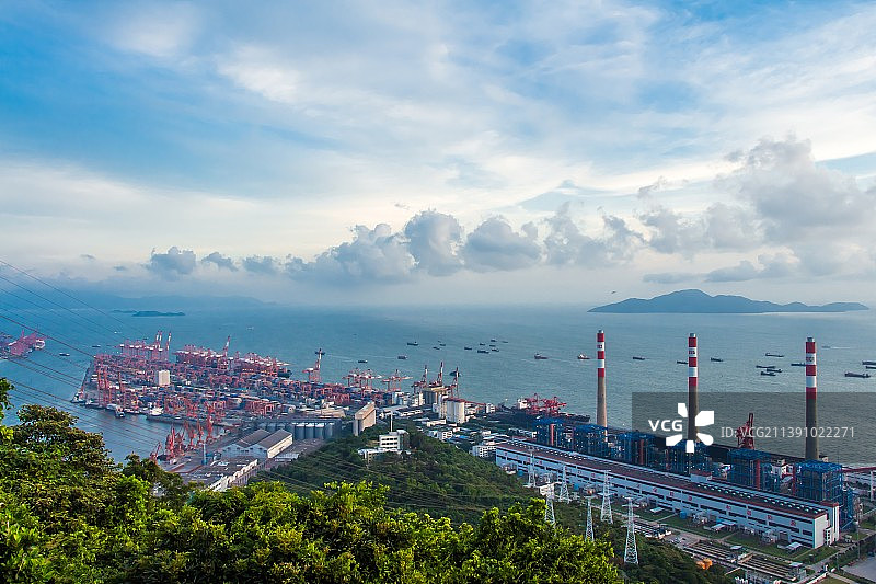 中国广东深圳南山区蛇口赤湾码头白天图片素材