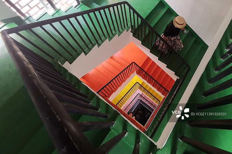 最美彩色楼梯图片素材