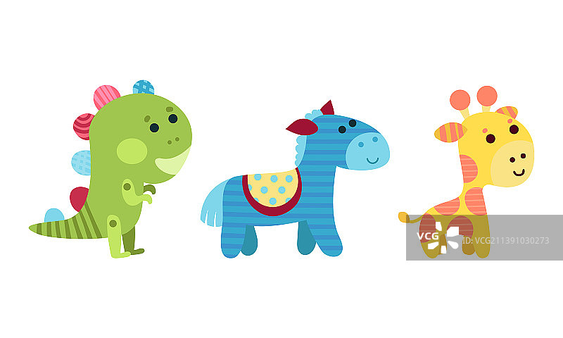 用纺织品缝制并填充的蓬松玩具图片素材