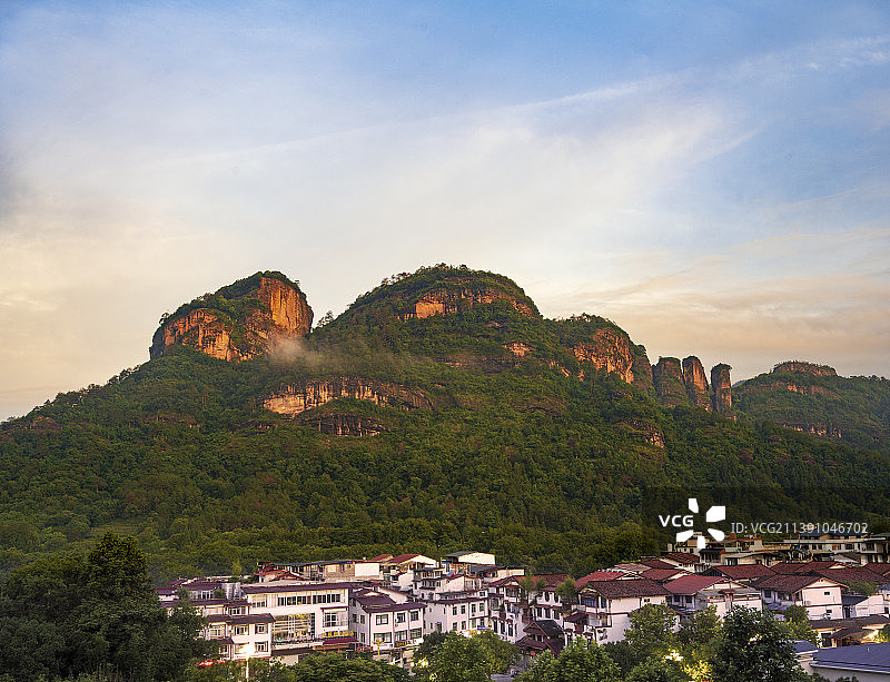 清晨武夷大王峰图片素材