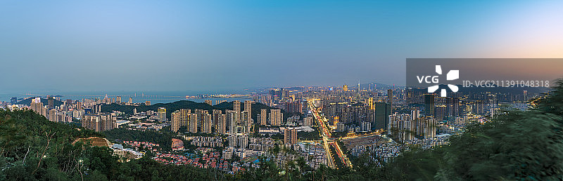 九洲大道迎宾北路交汇板障山俯瞰图片素材