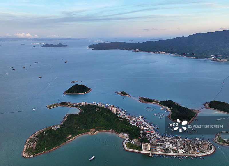 广东省惠州市大亚湾小桂湾东升岛笔架山航拍图片素材