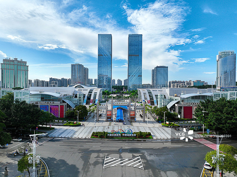广东省江门市蓬江区五邑华侨广场双子塔航拍图片素材