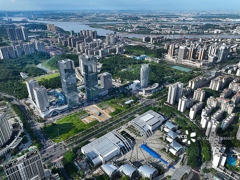 广东省江门市蓬江区五邑华侨广场双子塔航拍图片素材