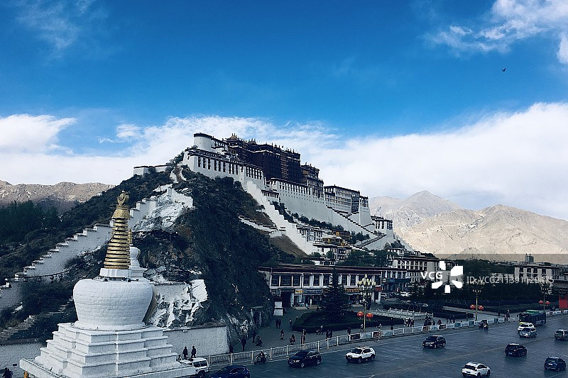 药王山远眺布达拉宫图片素材