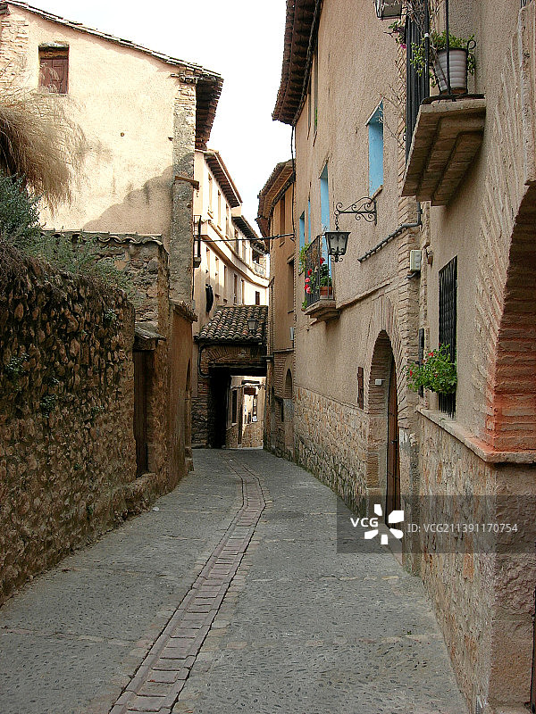 西班牙韦斯卡老城街道景观图片素材