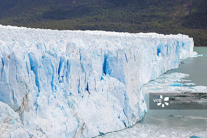 阿根廷圣克鲁斯省莫雷诺冰川边缘全景照片图片素材
