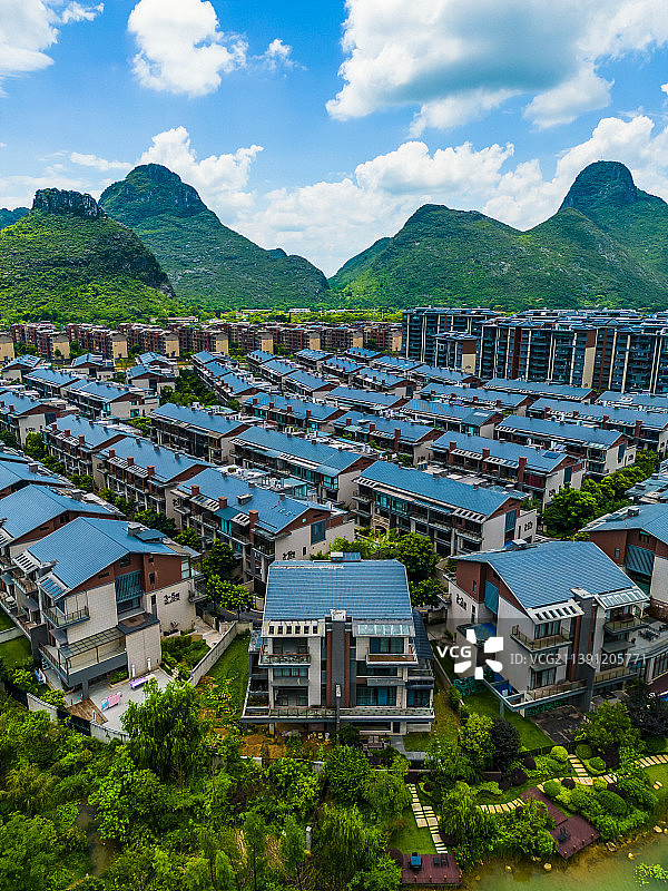 竖屏航拍桂林秀峰区琴潭区域房地产交通图片素材