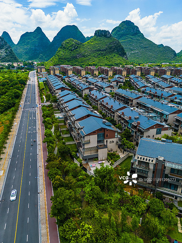 竖屏航拍桂林秀峰区琴潭区域房地产交通图片素材