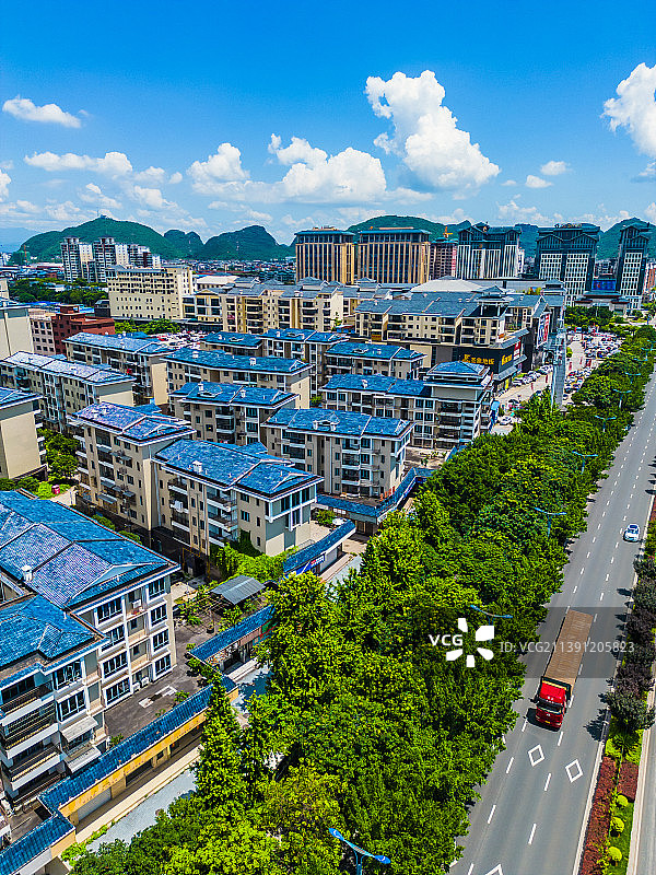 竖屏航拍桂林秀峰区琴潭区域房地产交通图片素材