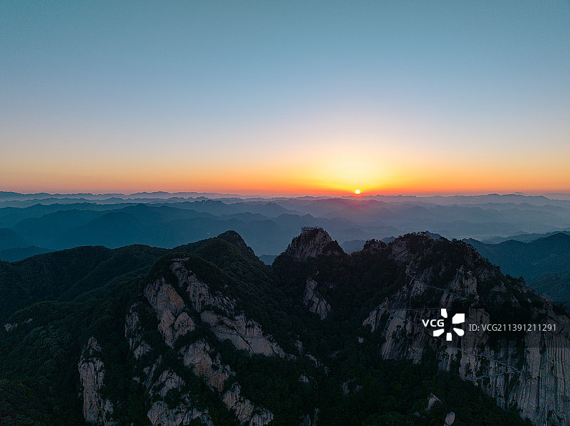河南洛阳栾川天河大峡谷伏牛山日出图片素材