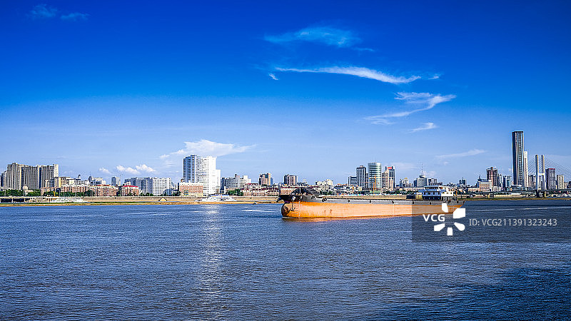 赣江巨轮图片素材