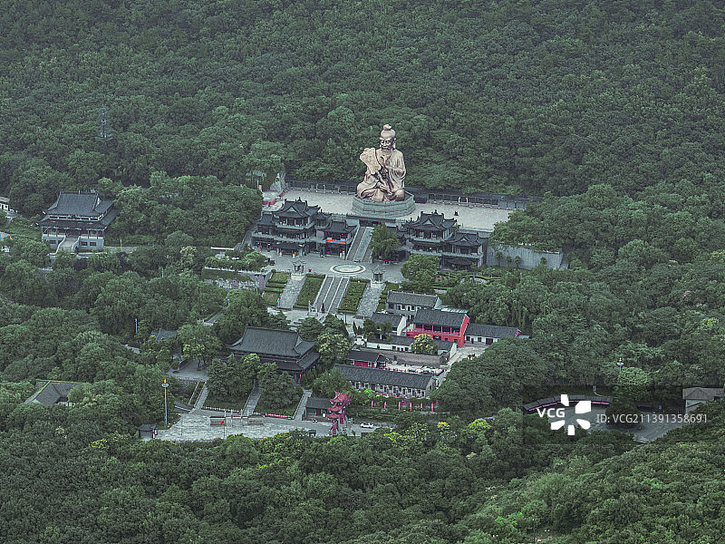 江苏省镇江市句容茅山风景名胜区元符万宁宫长焦航拍风光图片素材