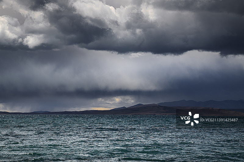 风起云涌图片素材