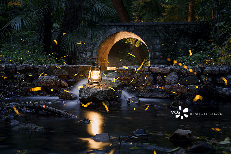 南京明孝陵萤火虫溪流图片素材