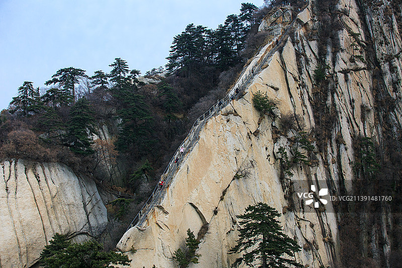 冬季西岳华山苍龙岭未下雪景观图片素材