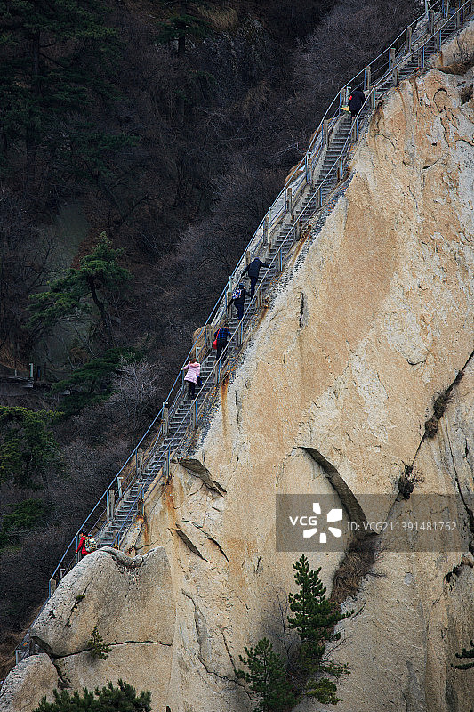 冬季西岳华山苍龙岭未下雪景观图片素材