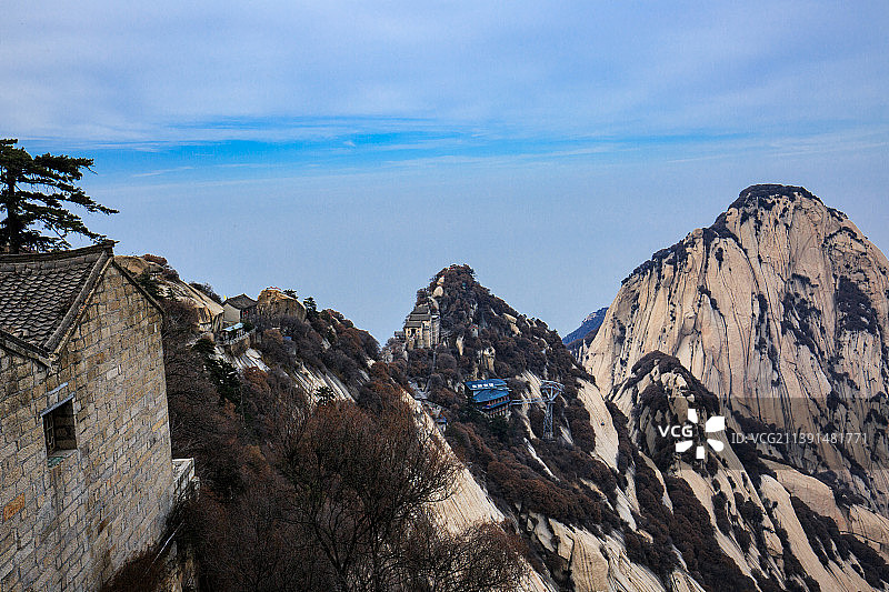冬季西岳华山苍龙岭未下雪景观图片素材