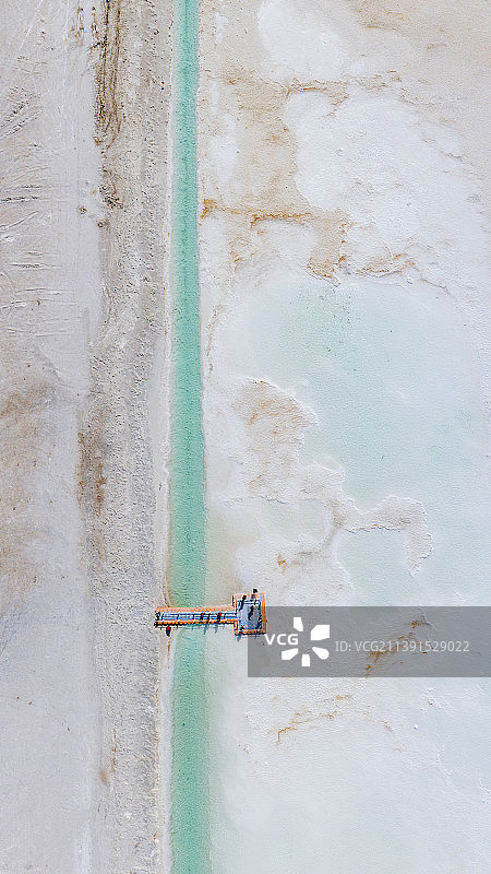 青海省海西蒙古族藏族自治州格尔木市东台吉乃尔湖图片素材