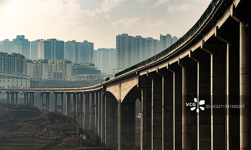 黄昏下的高架桥图片素材