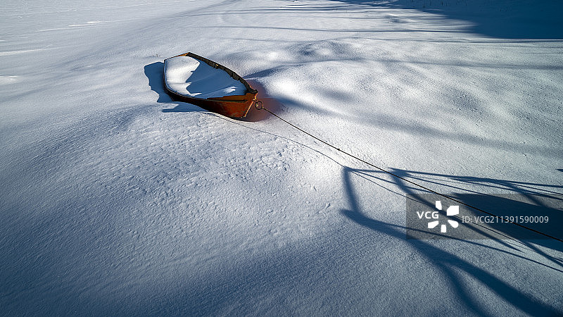 牵挂在寒江雪中的小船图片素材