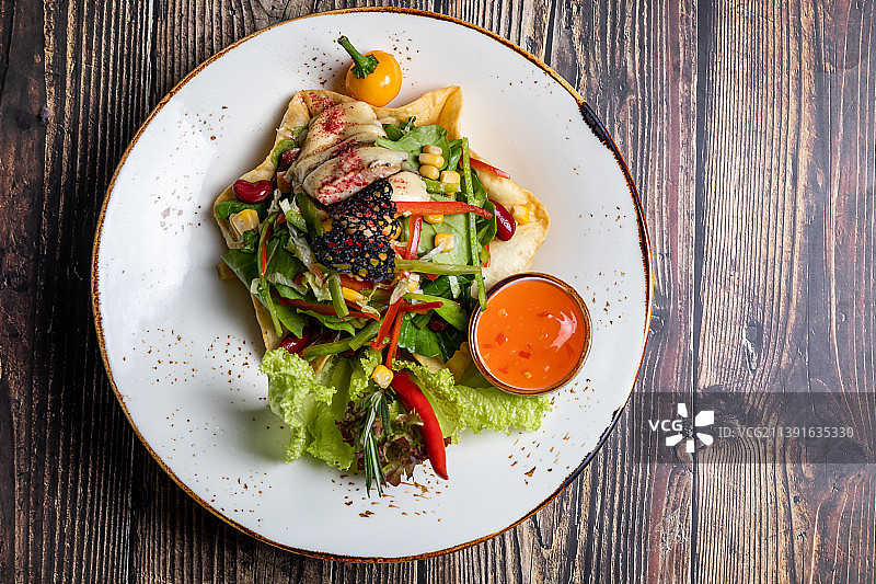 餐盘沙拉俯视图图片素材