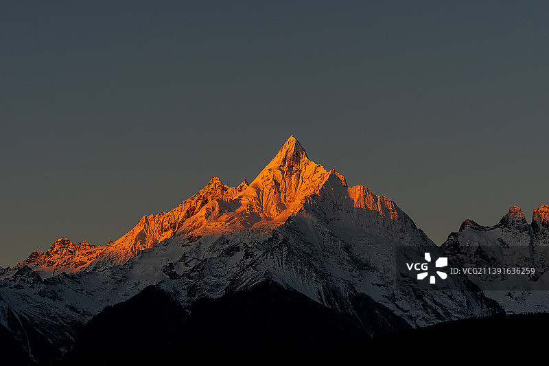 缅茨姆峰（神女峰）图片素材