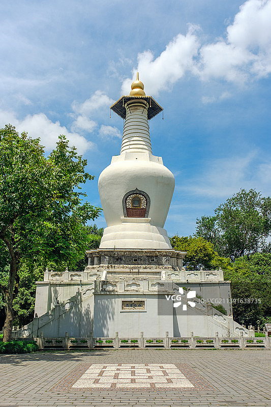 扬州瘦西湖白塔图片素材