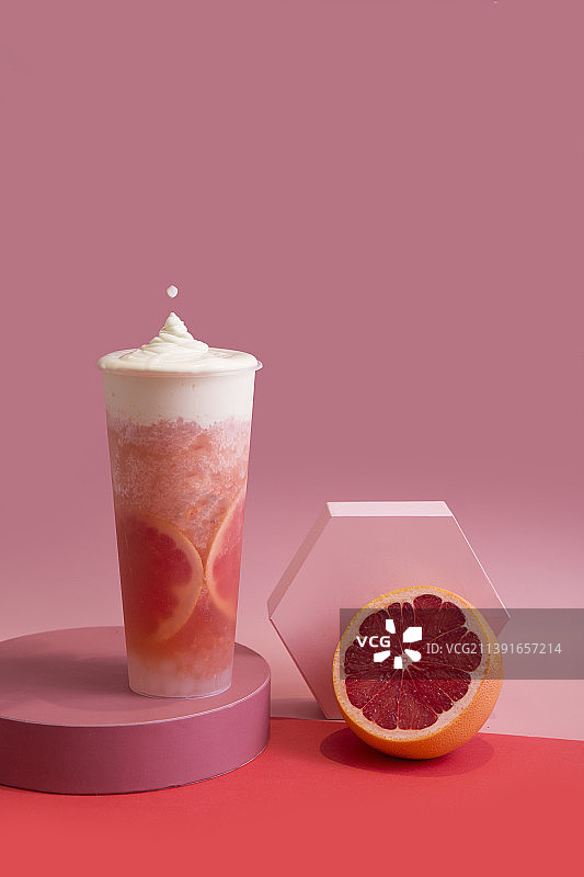 影棚拍摄西柚奶茶水果茶图片素材