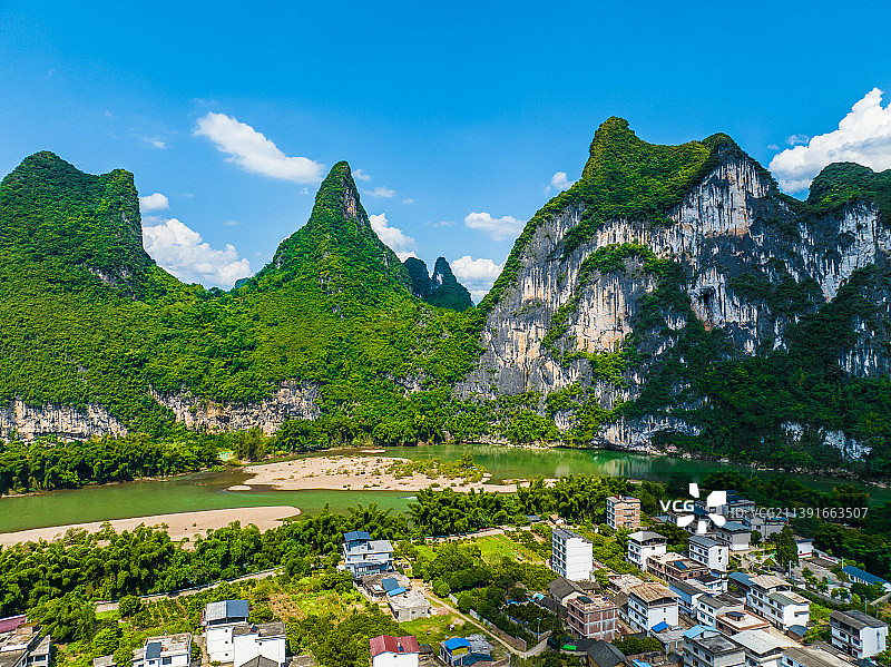 桂林漓江风景区九马画山图片素材