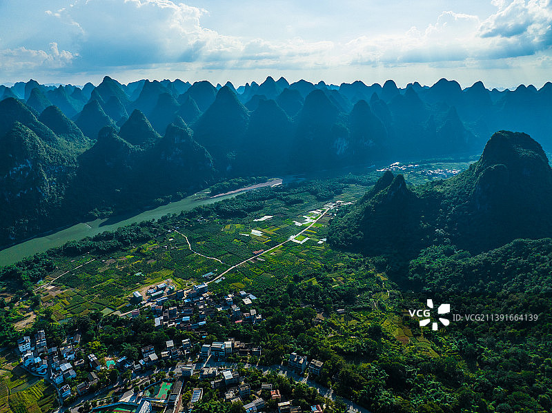 桂林雁山区冠岩风景区航拍图片素材