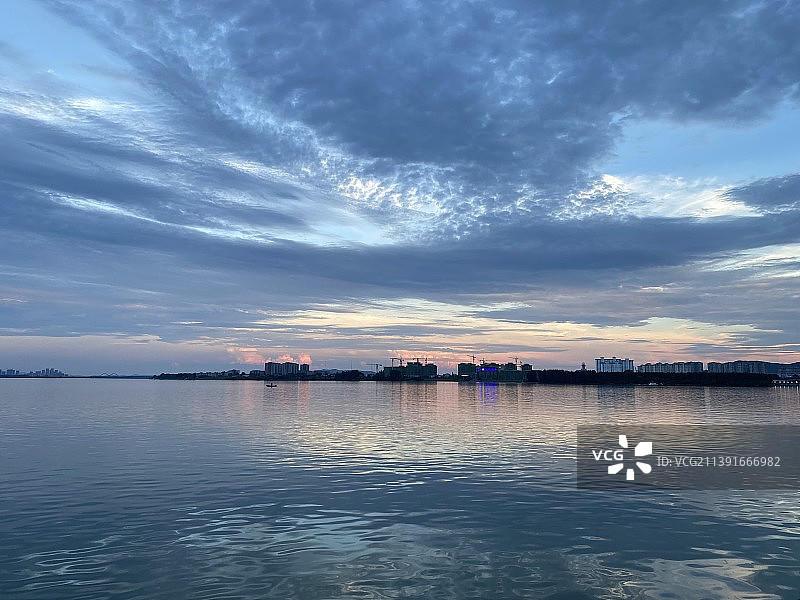 傍晚的鱼梁洲图片素材