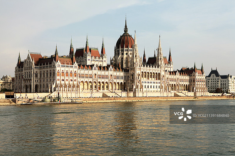 多瑙河布达佩斯大教堂图片素材