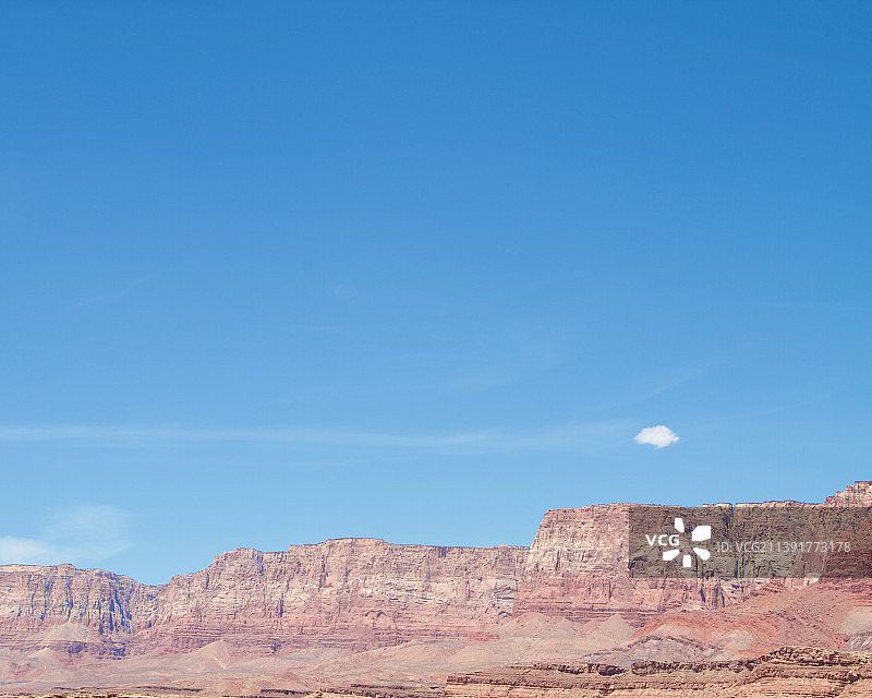亚利桑那州朱红悬崖岩层景观，美国图片素材