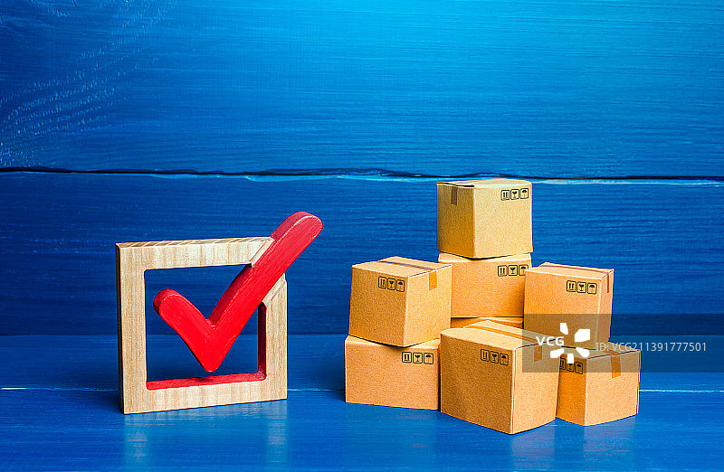 桌子上的玩具积木特写图片素材