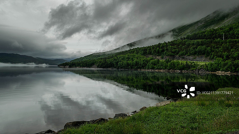 加拿大格罗斯莫恩湖光山色图片素材