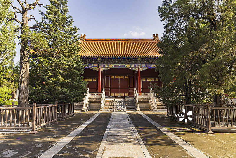 北京景山公园的古典建筑寿皇殿图片素材