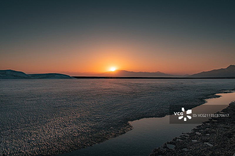 新疆赛里木湖之日落图片素材
