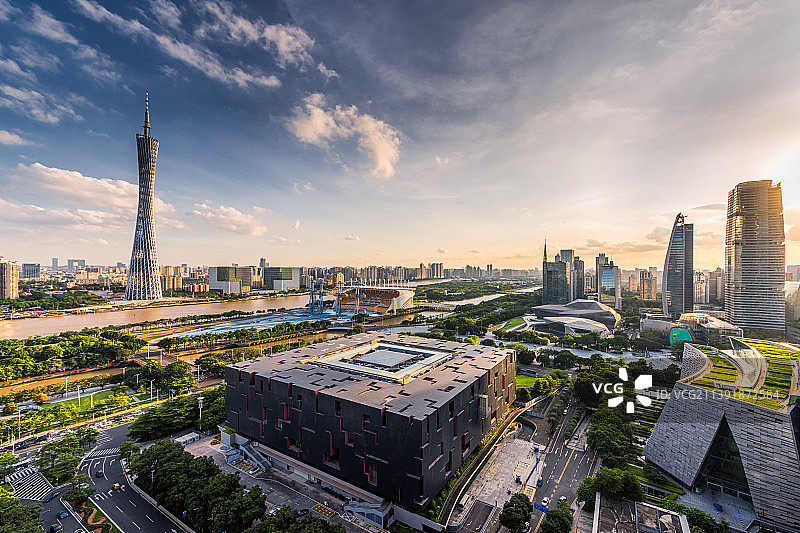 广州塔-广东省博物馆-广州大剧院-广州图书馆城市天际线黄昏夜景图片素材
