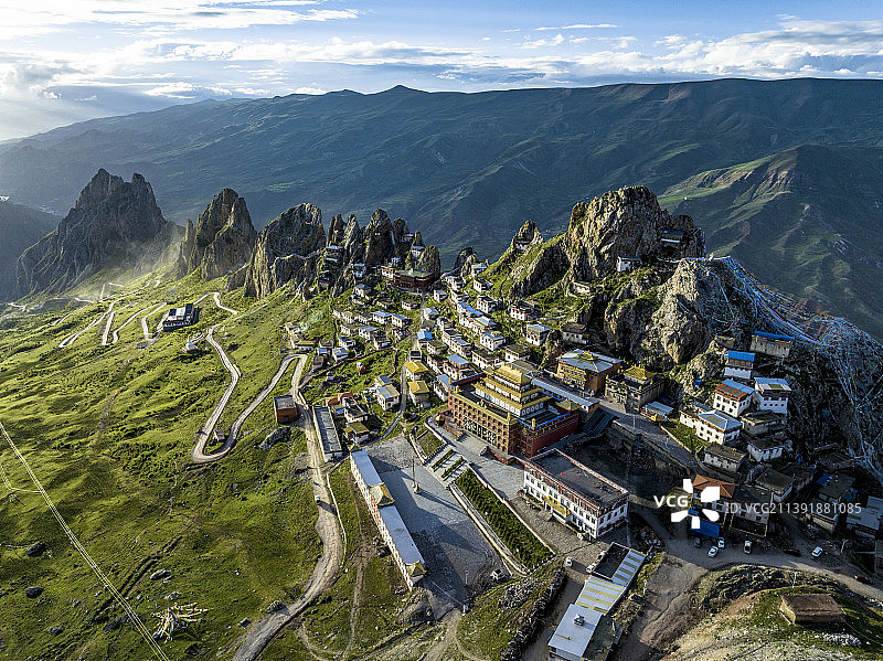 夕阳下的孜珠寺图片素材