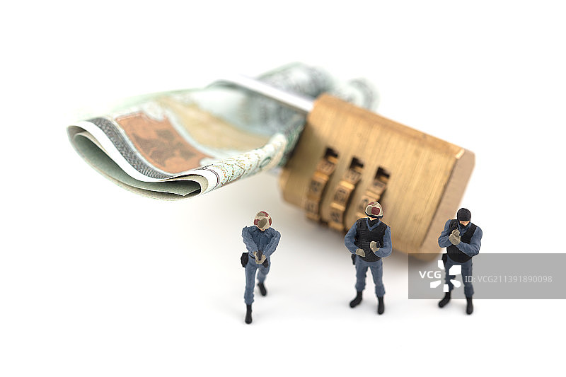 微缩创意确保资金安全图片素材