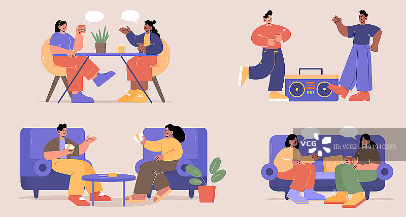 朋友们聚在一起玩纸牌游戏图片素材