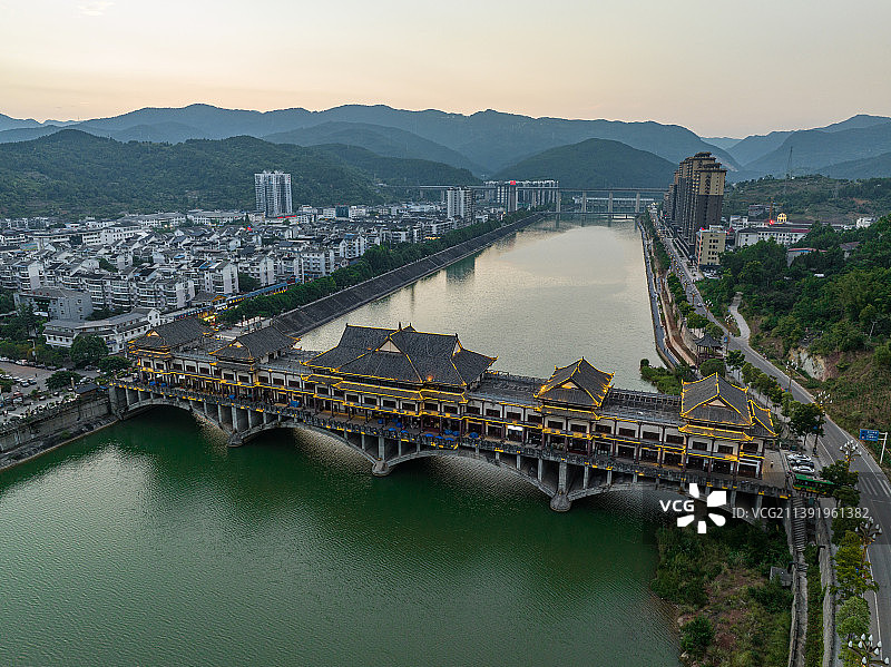 航拍剑门关剑阁县图片素材