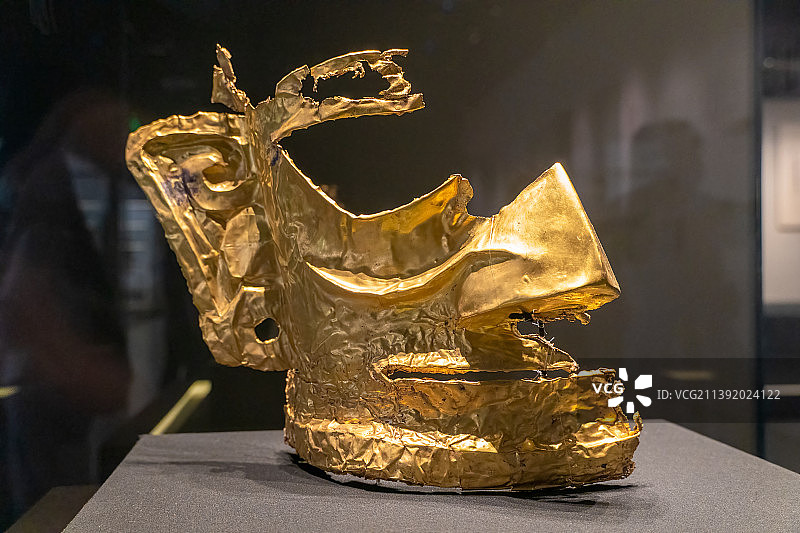 四川广汉三星堆黄金面具图片素材